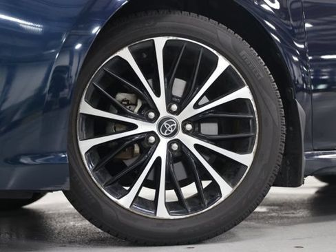 Used 2020 Toyota Camry SE FWD image 9