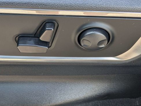Used 2025 RAM 1500 Laramie AWD/4WD image 21
