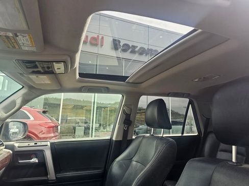 Used 2016 Toyota 4Runner Limited AWD/4WD image 8