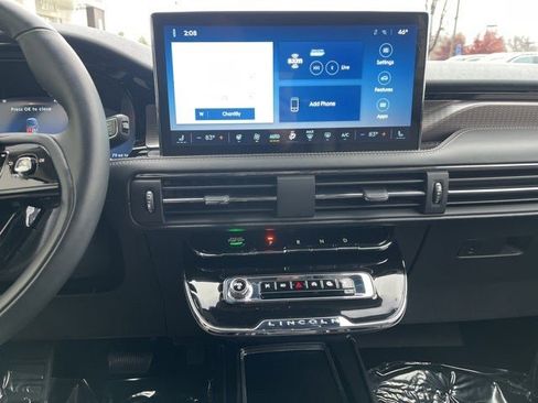 Used 2025 Lincoln Corsair Reserve w/ Towing Package image 33