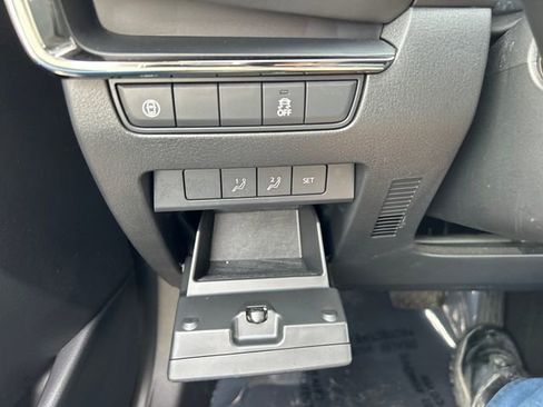 Used 2020 MAZDA MAZDA3 Hatchback w/ Preferred Package image 29