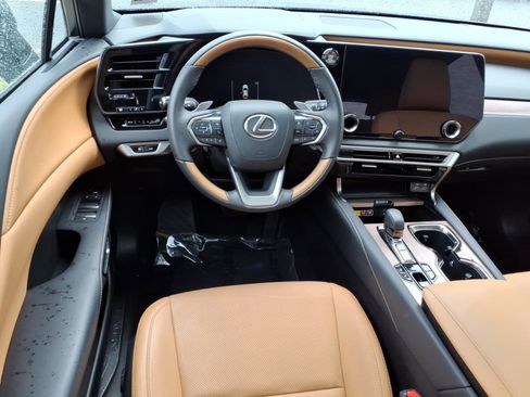 Used 2025 Lexus RX 350 Premium w/ Accessory Package (Z1) AWD/4WD image 8