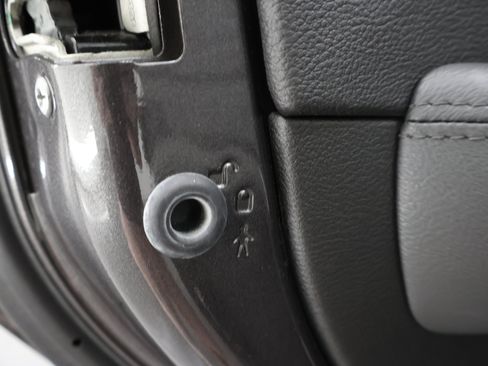 Used 2022 Jeep Wrangler Unlimited Sahara AWD/4WD image 36