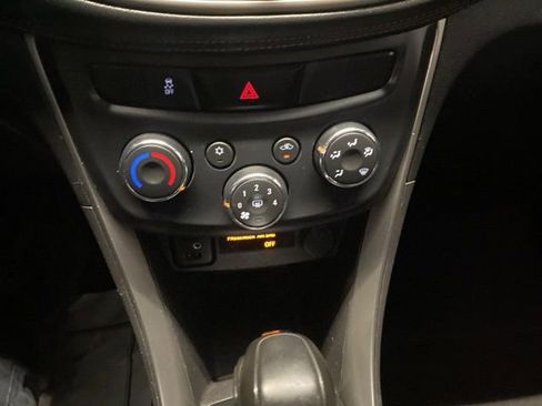 Used 2017 Chevrolet Trax LS FWD image 17