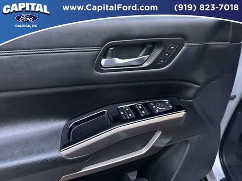 Used 2022 Nissan Pathfinder Platinum w/ Cargo Package image 20