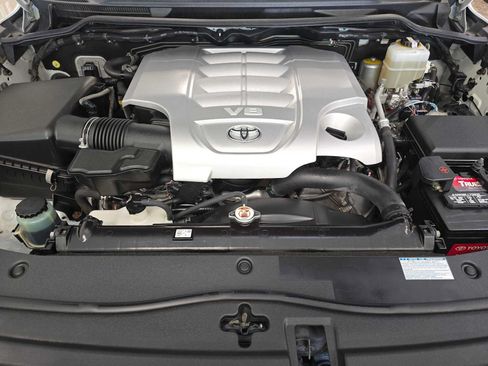 Used 2017 Toyota Land Cruiser AWD/4WD image 9