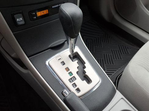 Used 2010 Toyota Corolla LE image 32