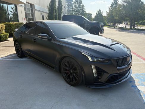 Used 2022 Cadillac CT5 V Blackwing w/ Carbon Fiber Package 2 RWD image 3