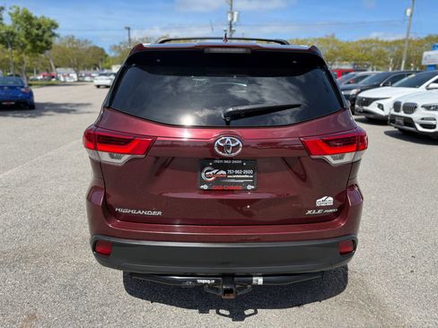 Used 2018 Toyota Highlander XLE image 8