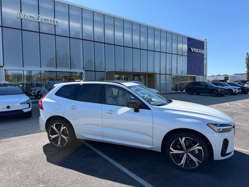 Used 2024 Volvo XC60 T8 Ultimate w/ Climate Package AWD/4WD image 3