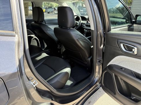 Used 2022 Jeep Compass Latitude image 26