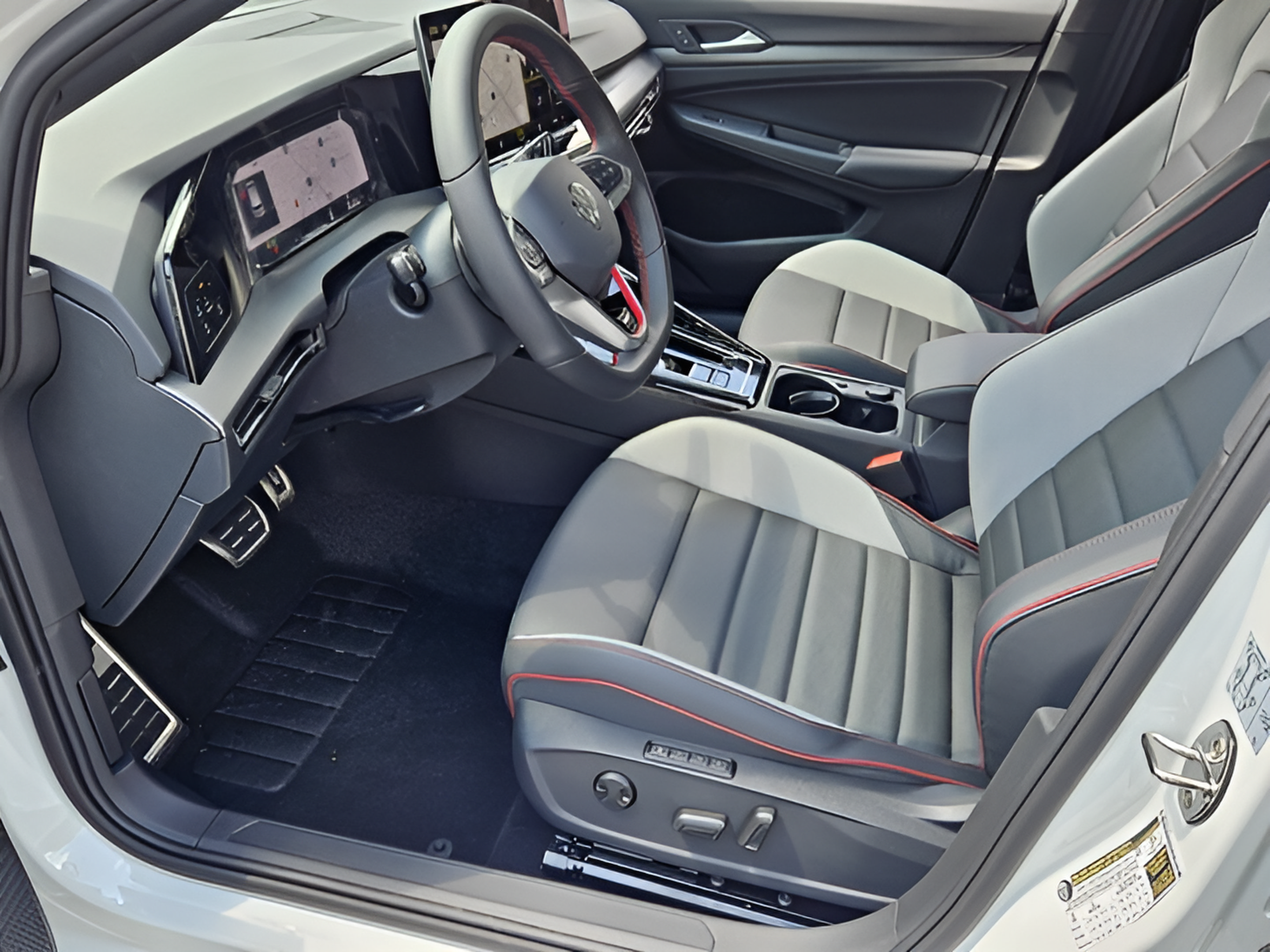 New 2026 Volkswagen GTI SE FWD image 12