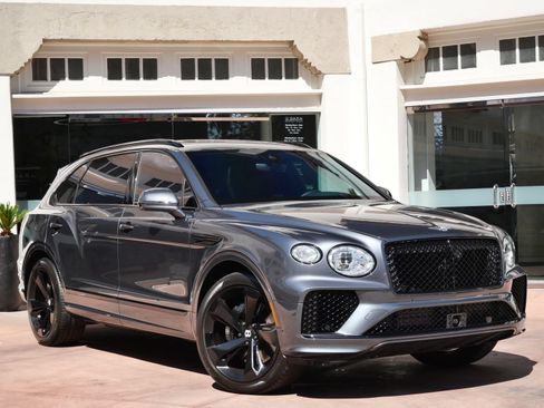Used 2024 Bentley Bentayga Extended Wheelbase AWD/4WD image 1