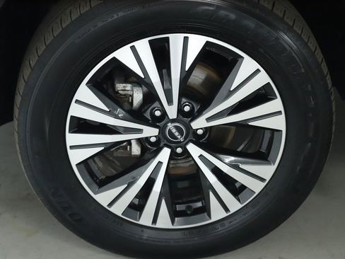 Certified 2023 Nissan Rogue SV image 39