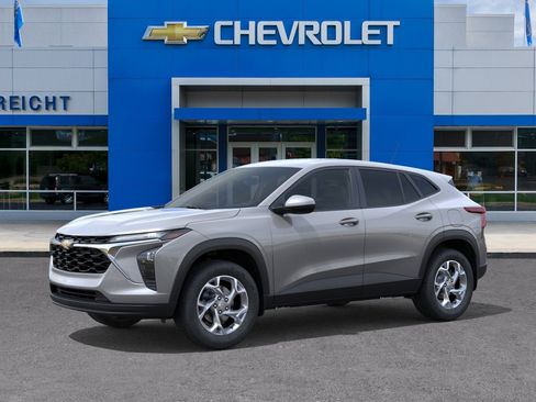 New 2026 Chevrolet Trax LS w/ LS Convenience Package FWD image 26