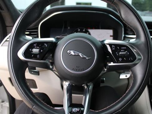 Used 2022 Jaguar F-PACE SVR AWD/4WD image 13