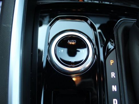 New 2024 Chevrolet Colorado LT w/ LT Convenience Package III image 11