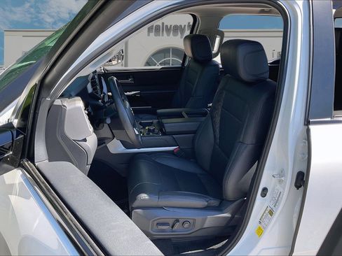 Used 2024 Toyota Tundra Limited AWD/4WD image 23