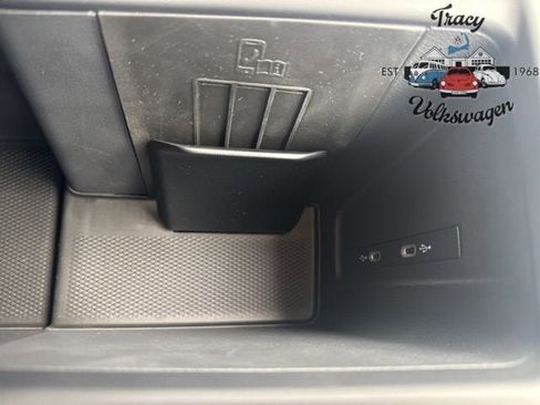 New 2025 Volkswagen Tiguan SE image 13