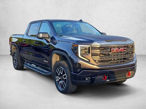Used 2023 GMC Sierra 1500 AT4 w/ AT4 Premium Package AWD/4WD image 3