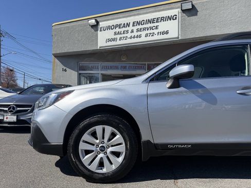 Used 2019 Subaru Outback 2.5i Premium image 10