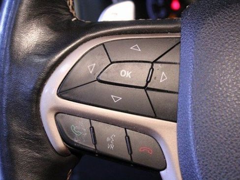 Used 2016 Jeep Grand Cherokee Limited image 23