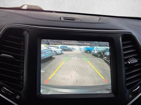 Used 2022 Jeep Cherokee Latitude Lux AWD/4WD image 11