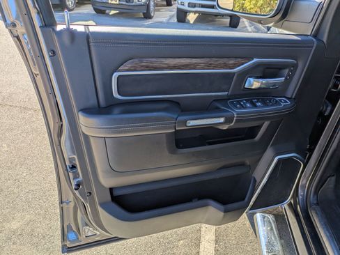 Used 2019 RAM 2500 Laramie image 16