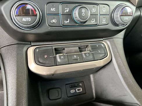 Used 2023 GMC Acadia Denali w/ Denali Ultimate Package AWD/4WD image 16