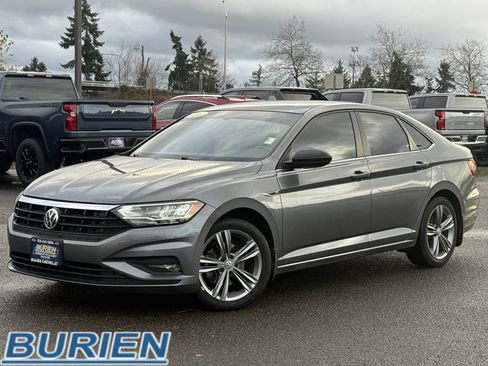 Used 2020 Volkswagen Jetta R-Line image 1