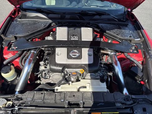 Used 2010 Nissan 370Z Touring w/ Sport Pkg image 15