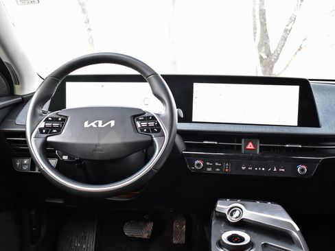 Used 2024 Kia EV6 Wind image 29