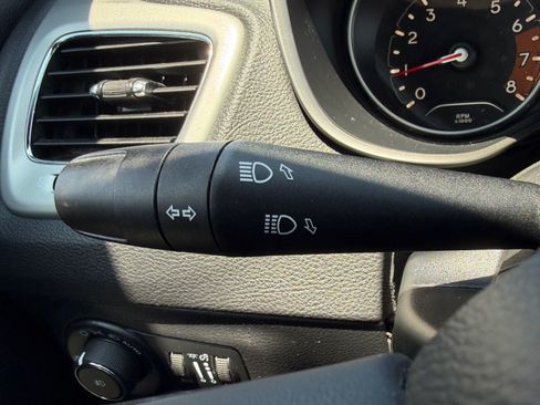 Used 2021 Jeep Compass Latitude w/ Sun and Sound Group FWD image 28