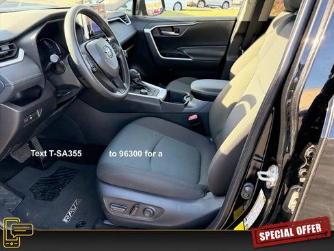 Used 2025 Toyota RAV4 XLE image 13