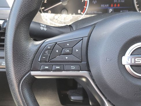 Used 2024 Nissan Altima 2.5 SV FWD image 23