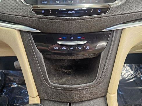 Used 2017 Cadillac XT5 FWD image 17