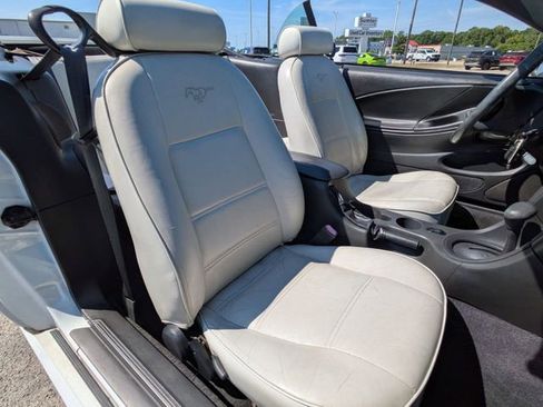 Used 2003 Ford Mustang Convertible image 18