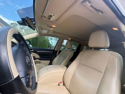 Used 2016 Toyota Highlander Limited Platinum AWD/4WD image 13