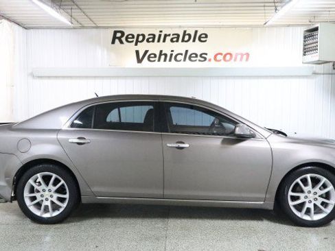 Used 2010 Chevrolet Malibu LTZ w/ HFV6 Engine Package image 4