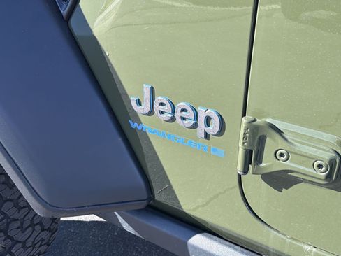 Used 2024 Jeep Wrangler Willys image 11