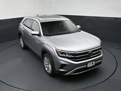Used 2021 Volkswagen Atlas Cross Sport SE w/ Panoramic Sunroof Package AWD/4WD image 16