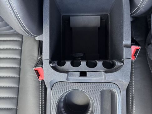Used 2012 Dodge Challenger R/T RWD image 24