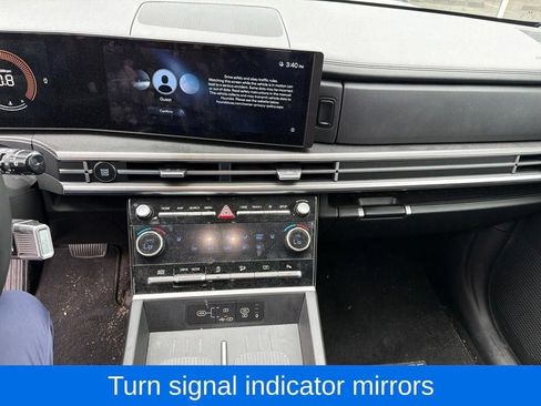 Used 2025 Hyundai Santa Fe SEL FWD image 8
