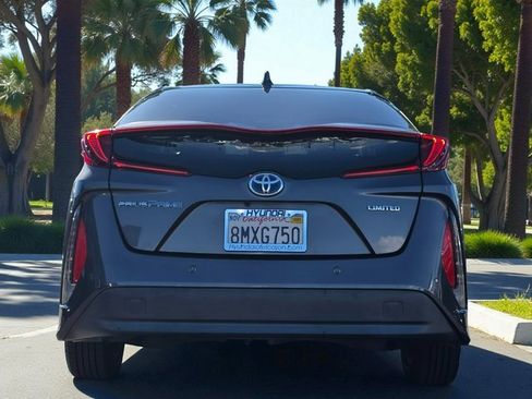 Used 2020 Toyota Prius Prime Limited image 6