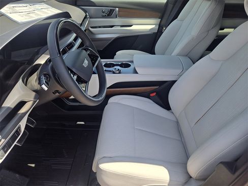 New 2026 Cadillac Vistiq Sport w/ LPO, Floor Liner Package image 14