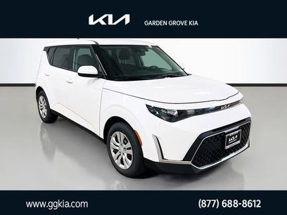 New 2025 Kia Soul LX