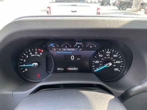 Used 2026 Ford E-450 and Econoline 450 Super Duty w/ Interior Upgrade Package image 17