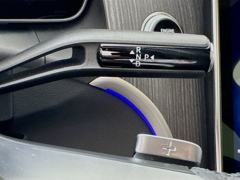 Used 2025 Mercedes-Benz GLC 300 image 18