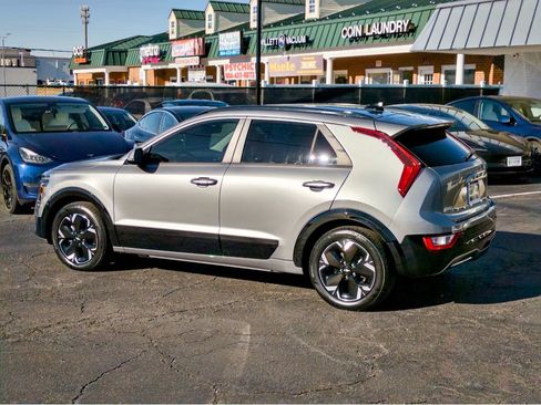 Used 2023 Kia Niro Wind image 3