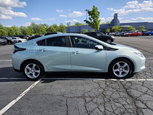 Used 2018 Chevrolet Volt LT w/ LT Driver Confidence Package FWD image 17